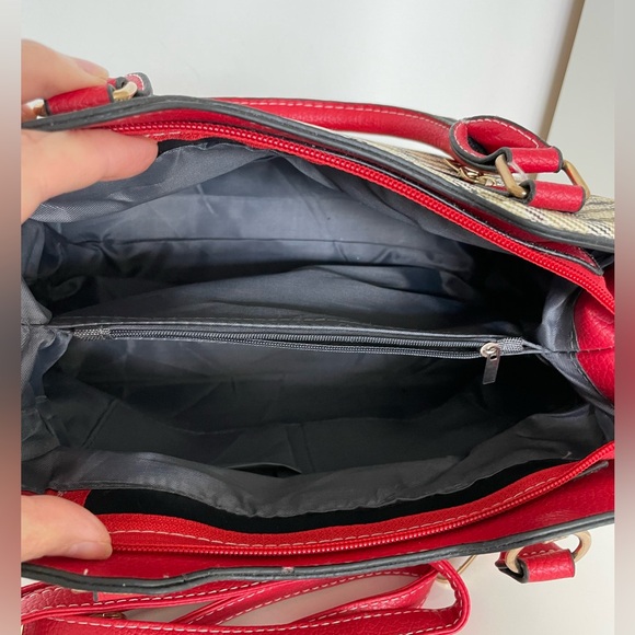 Handbag with Houndstooth Print - Picture 7 of 9